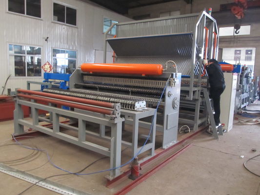 Recinto ad alta frequenza Mesh Welding Machine 415v di larghezza 3300mm