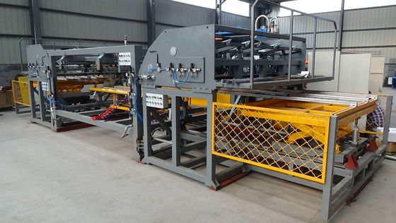 doppio cavo Mesh Welding Machine di Panel 380v del recinto di filo metallico di 8 + di 6 + di 8mm